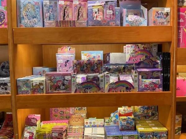 透视青少年卡牌背后的社交与心理需求AG真人百家乐卡游小马宝莉卡爆火(图9)
